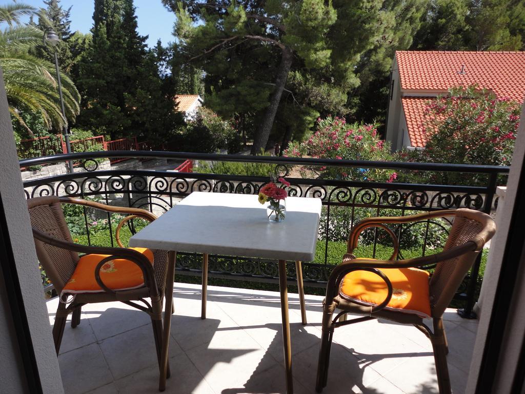 Guesthouse Apartment Bozica Bol Quarto foto