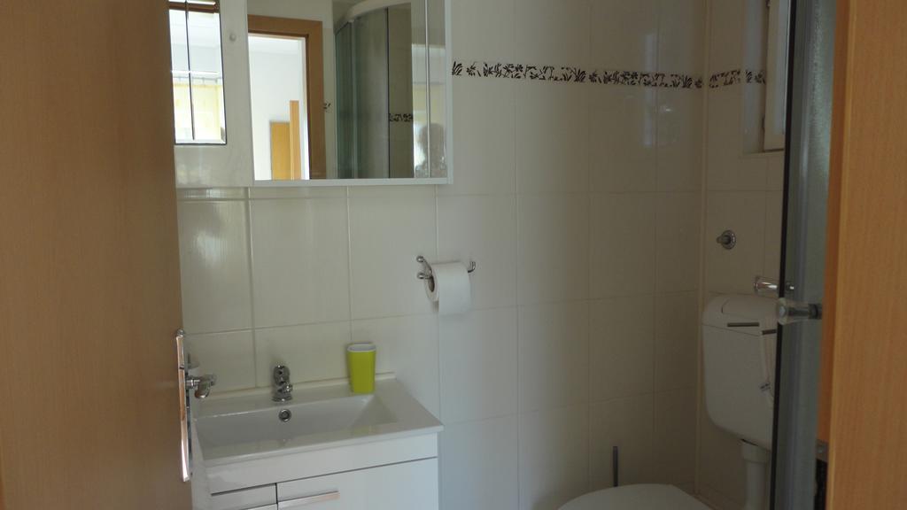 Guesthouse Apartment Bozica Bol Quarto foto